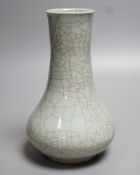 A Chinese crackle glaze vase 17cm