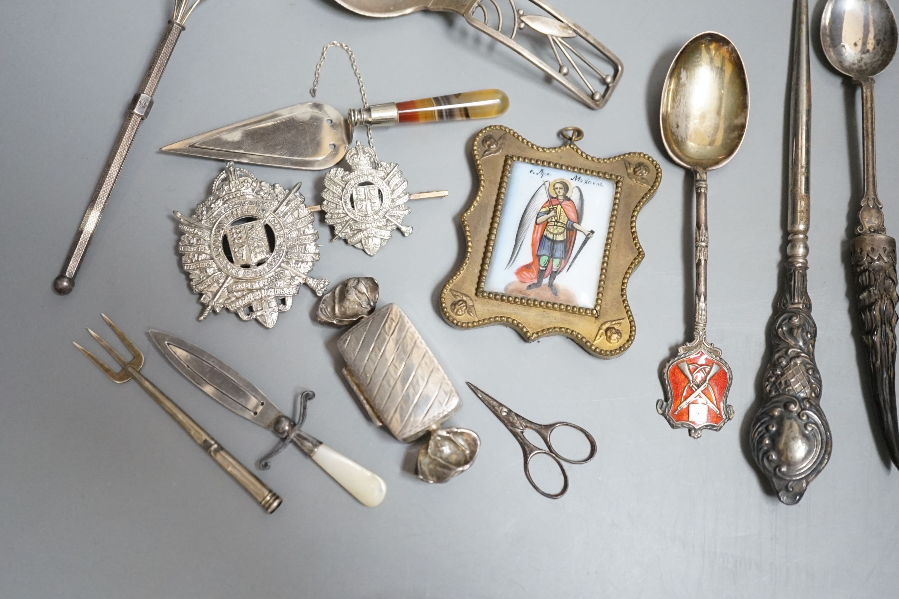 Sundry small silver etc. including a Danish sterling caddy spoon, by Franz Hingelberg, 9.7cm, - Image 3 of 4