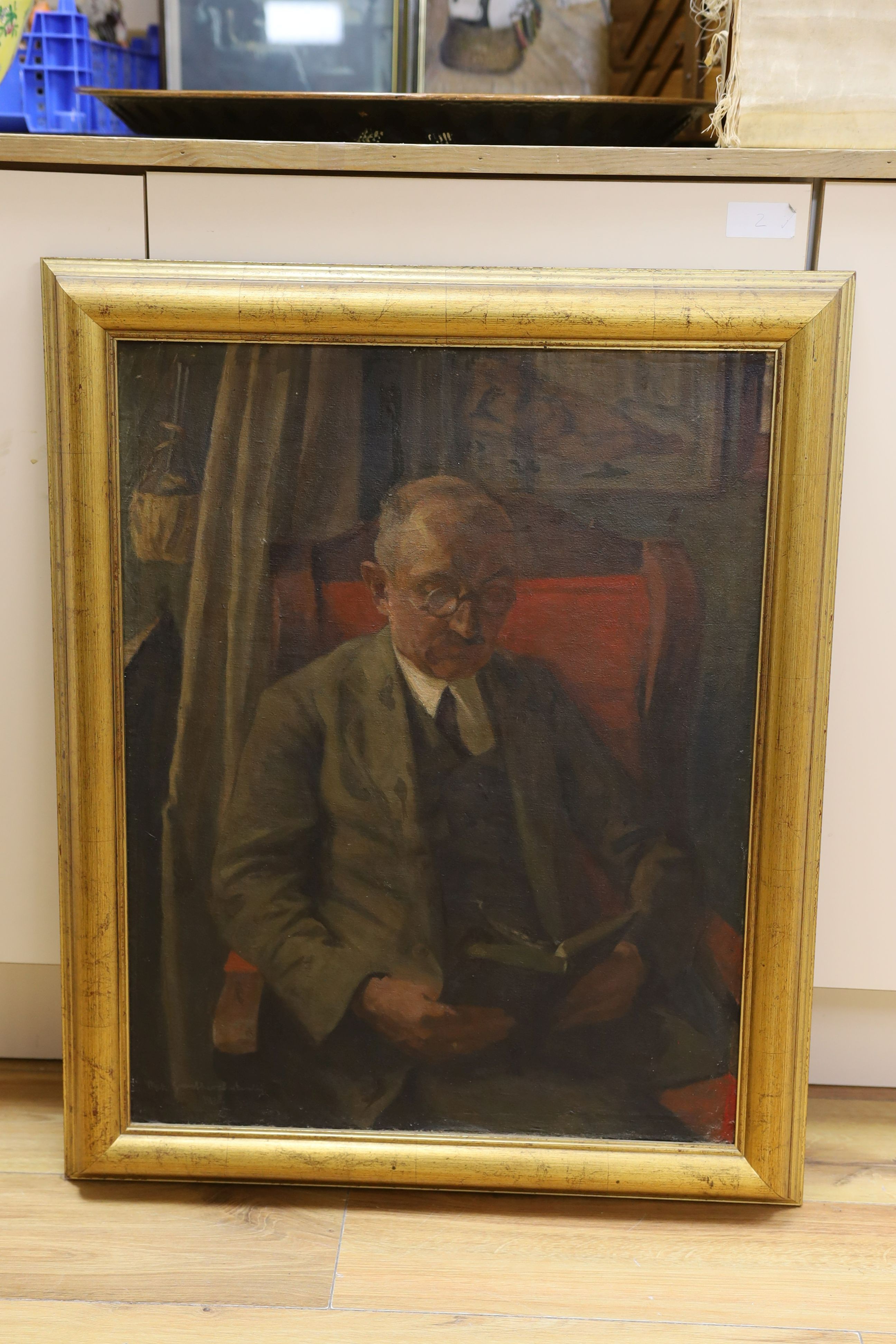 Max Guenther, oil on canvas laid on board, Portrait of a gentleman reading a book, signed and - Image 2 of 3