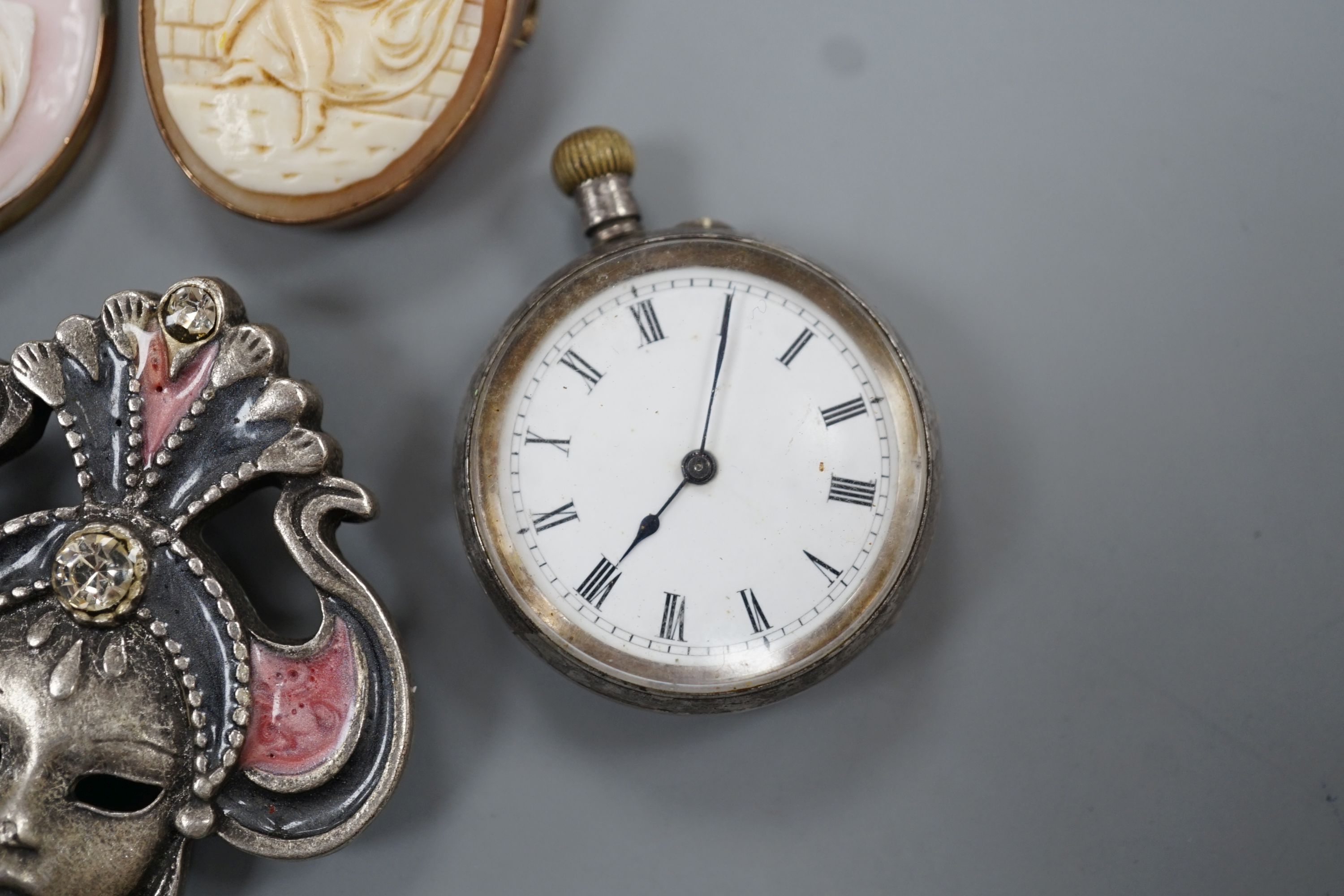 A yellow metal mounted cameo shell brooch and a similar pendant, two brooches, a white metal fob - Image 5 of 5