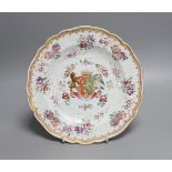 A Samson, Paris porcelain amorial plate in Chinese export style, 23cm