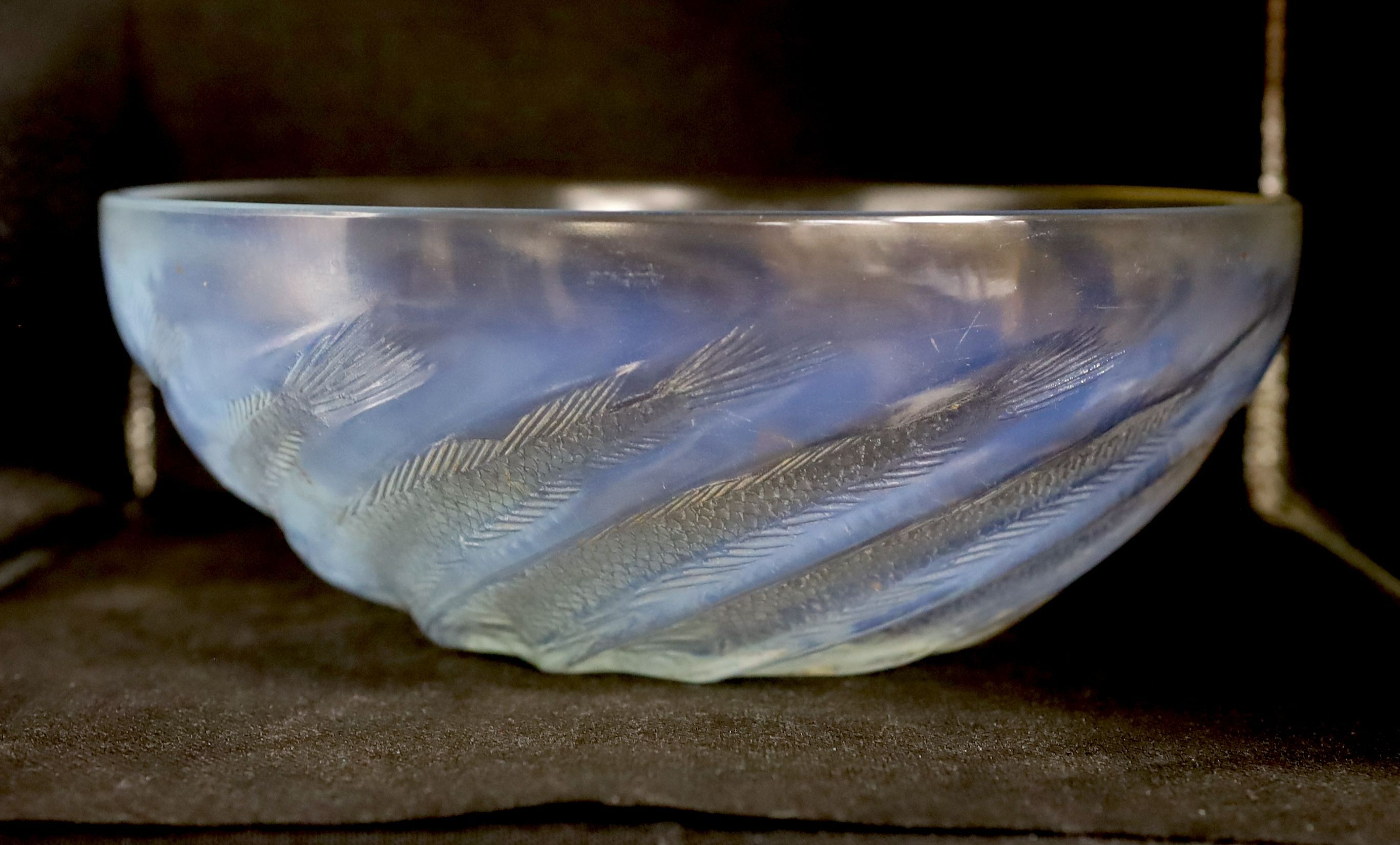 A Lalique Poissons bowl, No. 3211,24cms diameter.