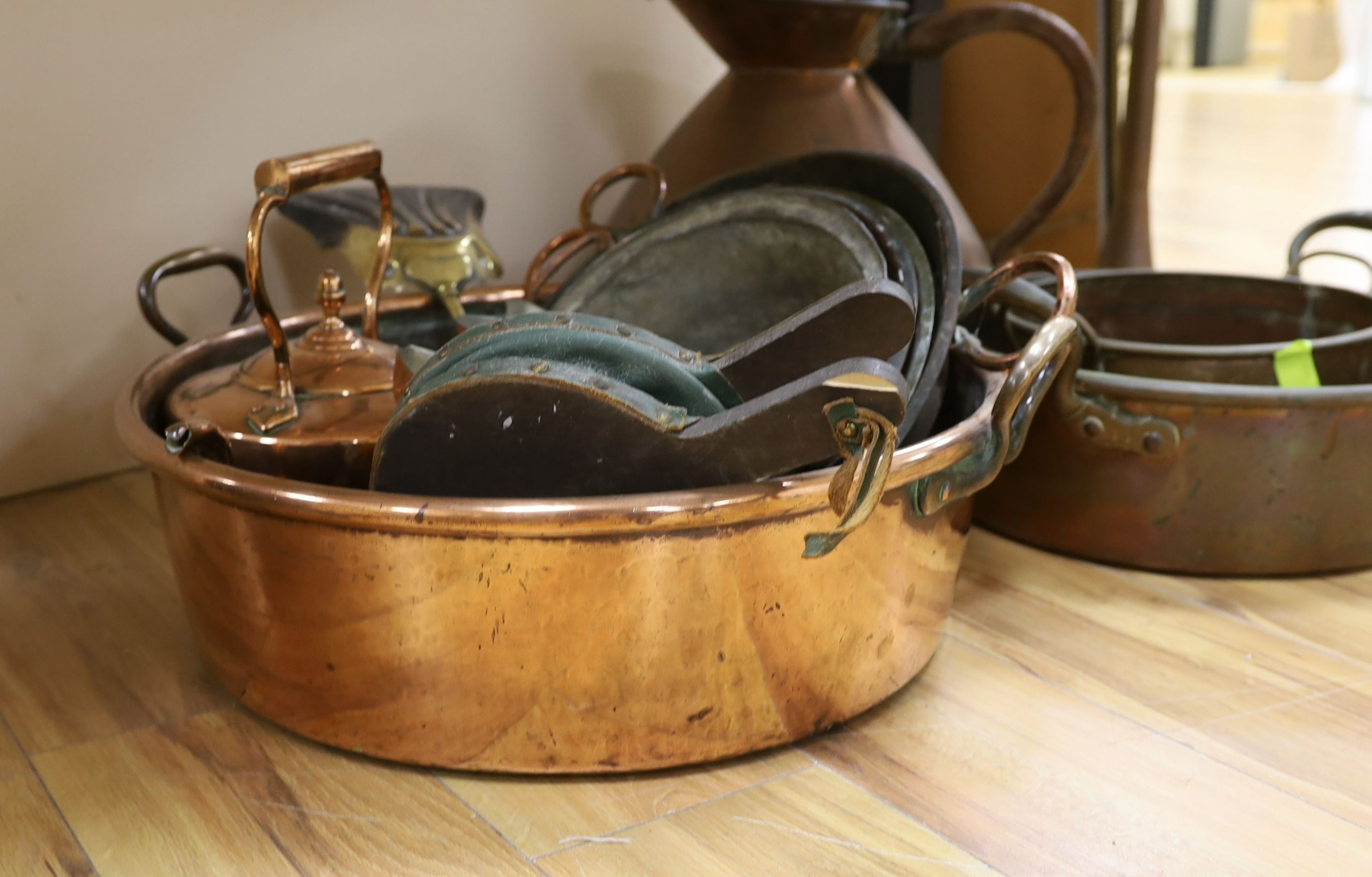 Assorted Copperwares to include fish jelly mould and Victorian coach horn - Image 4 of 6