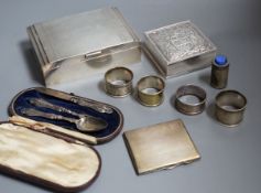 Sundry silver items including a George V 'The Gift of the Goldsmiths Company' box by Garrard & Co,