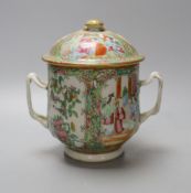 A Chinese famille rose porcelain cup and cover, 15cm