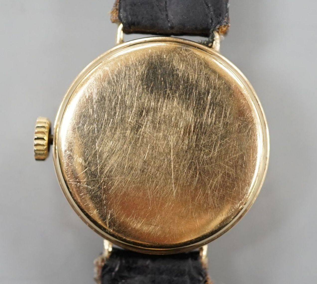 A lady's early to mid 20th century 9cyt gold manual wind wrist watch, on later leather strap,gross - Image 3 of 3