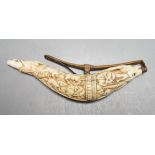 17th/18th century Mughal ivory priming flask - 15cm long