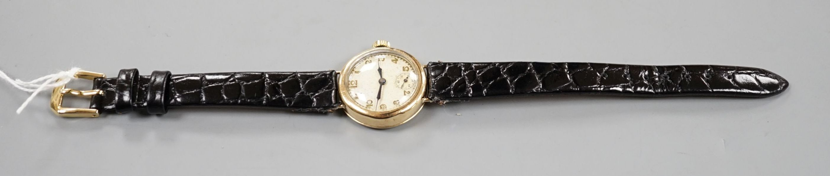 A lady's early to mid 20th century 9cyt gold manual wind wrist watch, on later leather strap,gross - Image 2 of 3