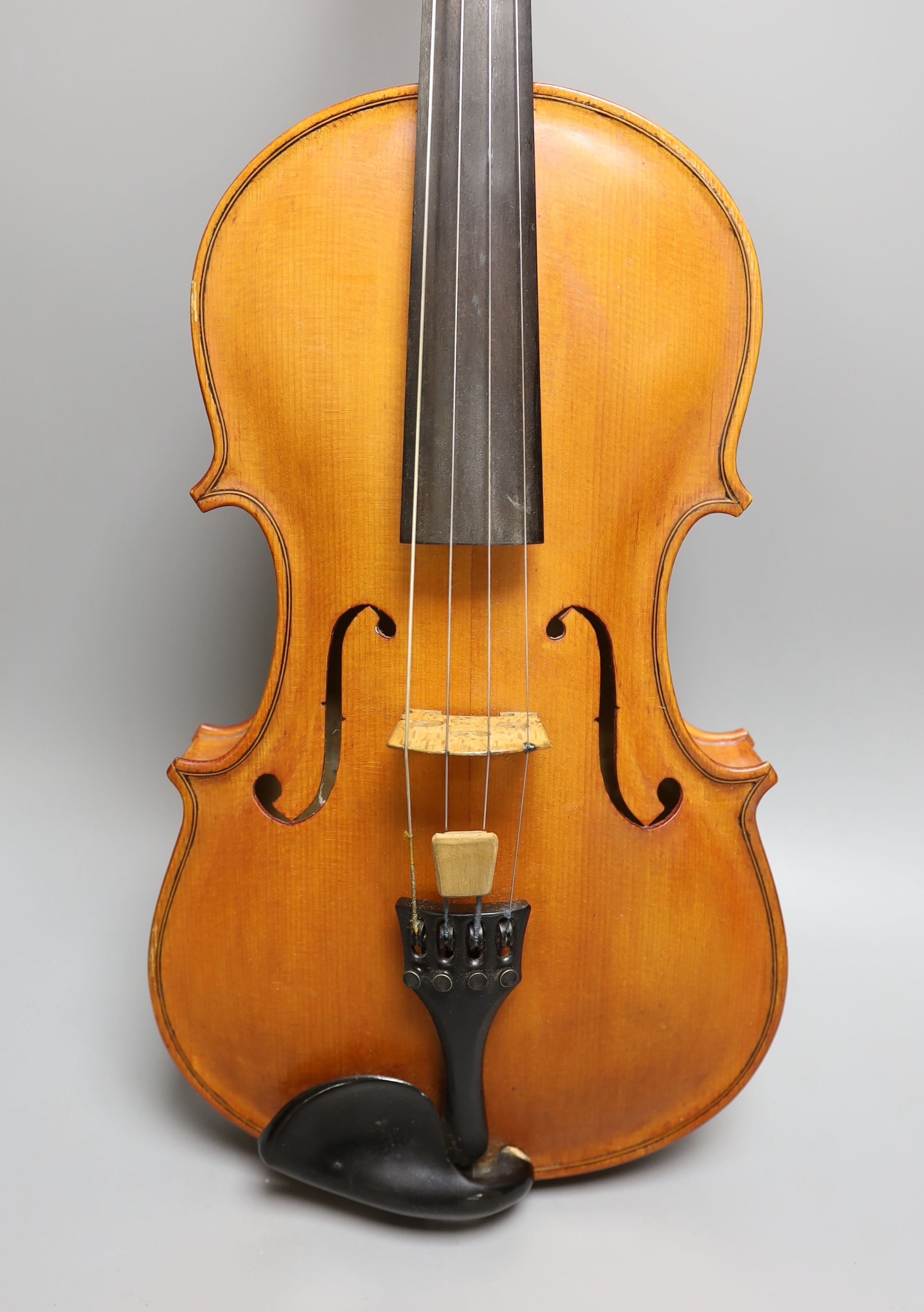 A 20th century Viola, unlabelled with 2 piece 16 inch back, cased - Image 3 of 10