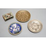 Mixed Chinese cloisonne and metalware pin dishes etc