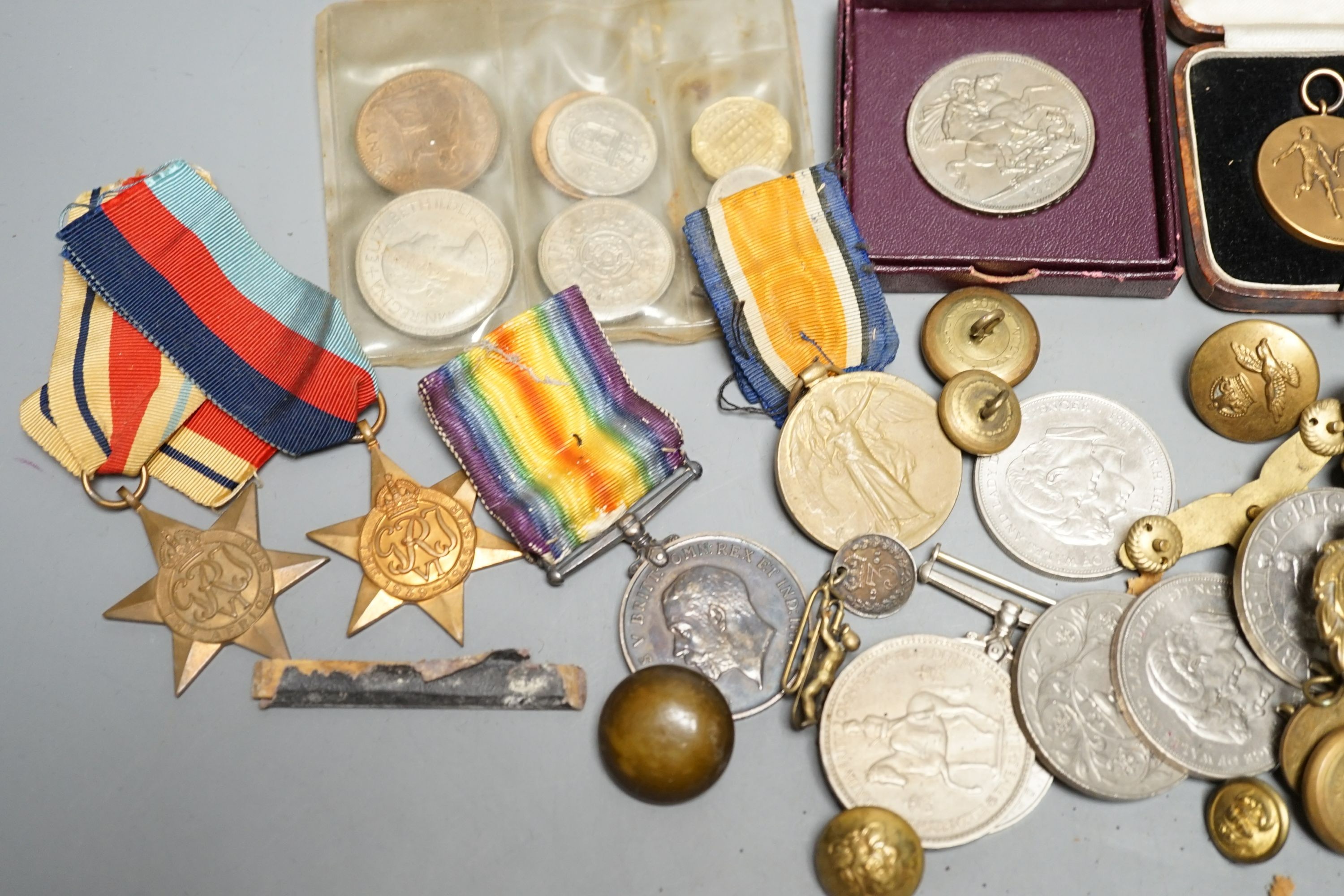 Mixed WW2 medals and coins - Image 2 of 6