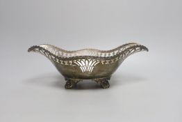 A George V pierced silver ovoid fruit bowl, Martin, Hall & Co, Sheffield, 1924, 32.3cm, 17oz.