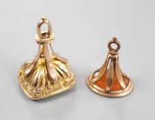 A late Victorian yellow metal and carnelian set fob seal, 23mm and a George V 9ct gold and