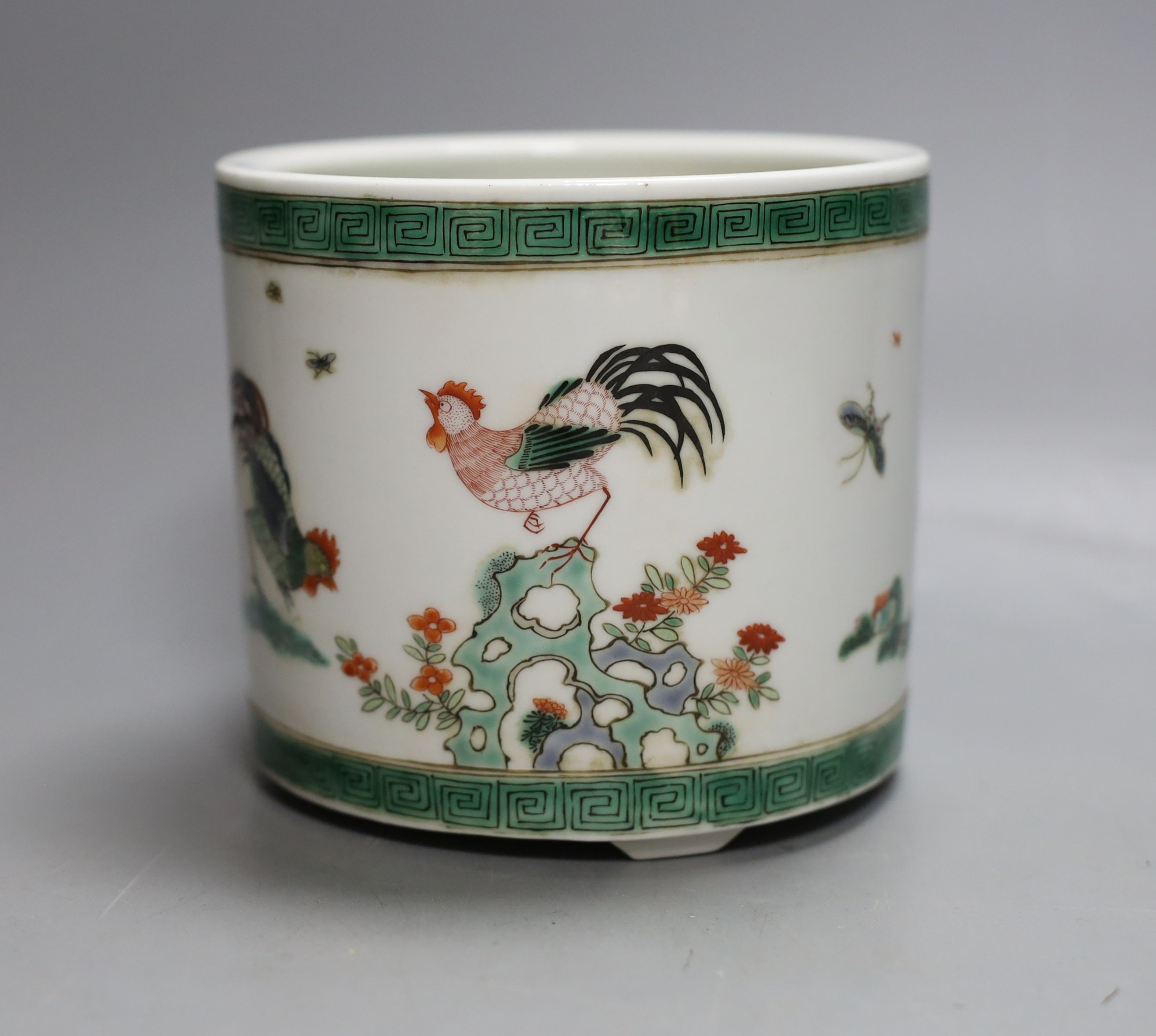 A Chinese famille verte ‘cockerel’ brush pot, 11cm