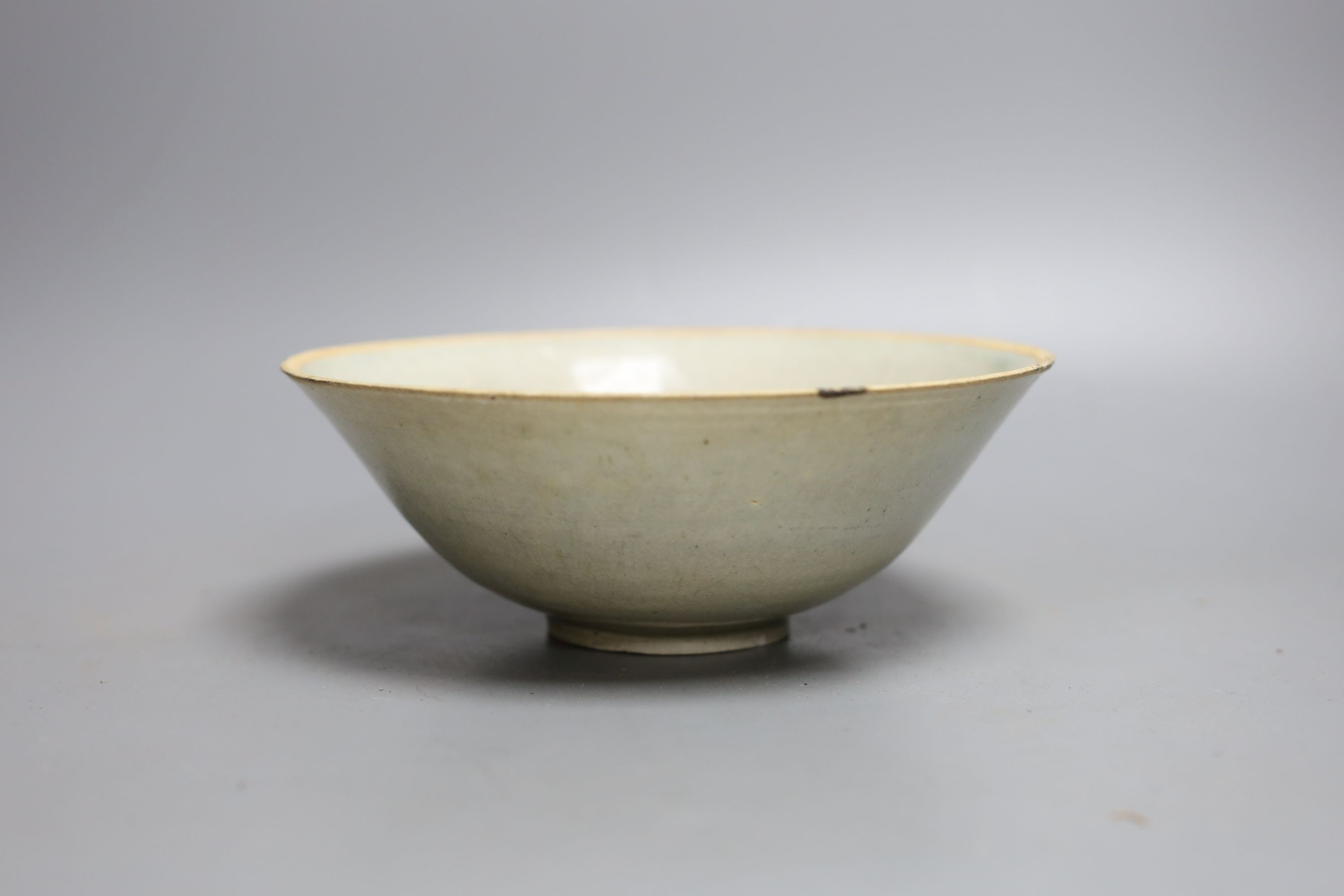 A Chinese Qingbai bowl and a Ge ware type shell dish, Yuan dynasty or later. Largest 18cm diameter - Image 4 of 6