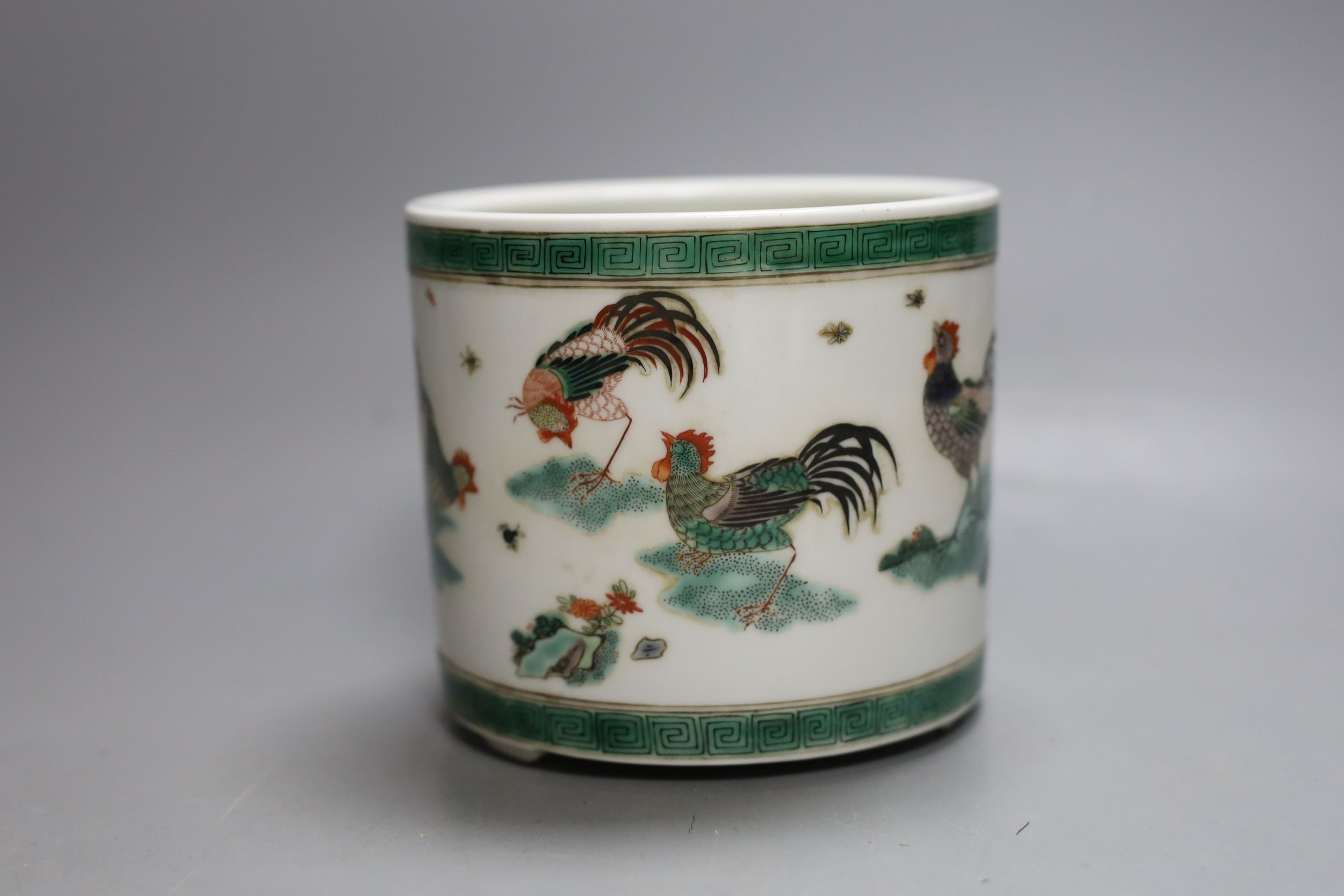 A Chinese famille verte ‘cockerel’ brush pot, 11cm - Image 3 of 5