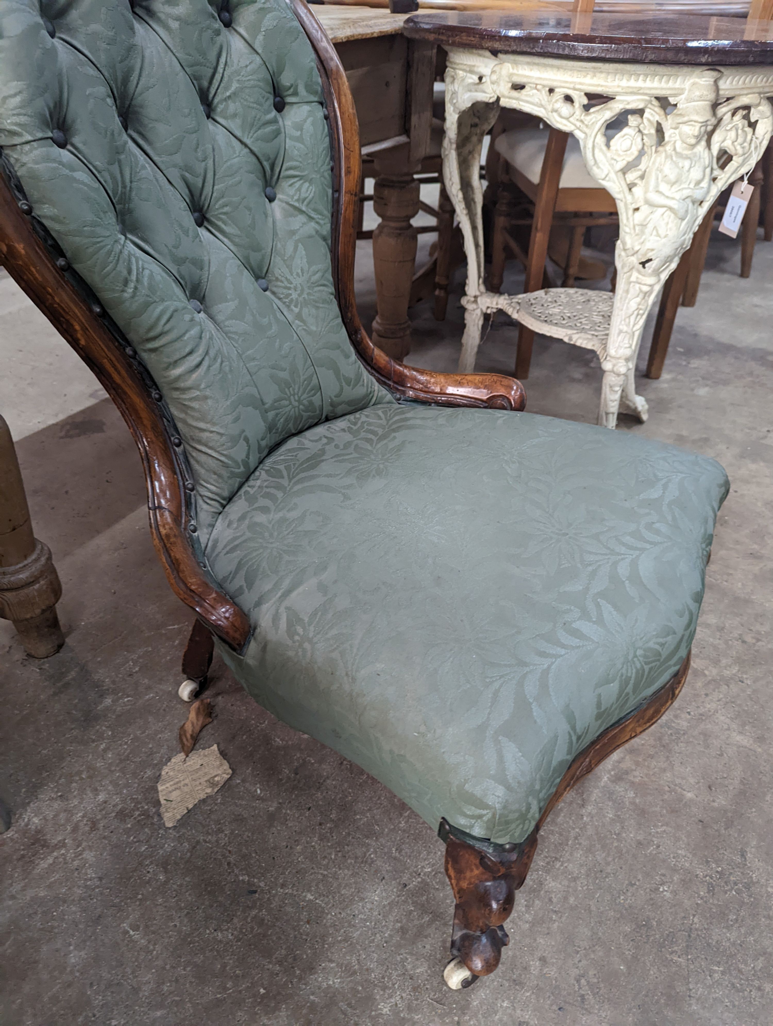 A Victorian walnut spoon back nursing chair - Image 4 of 4