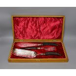 Silver plated horn handle fish servers and crumb spoon in fitted case