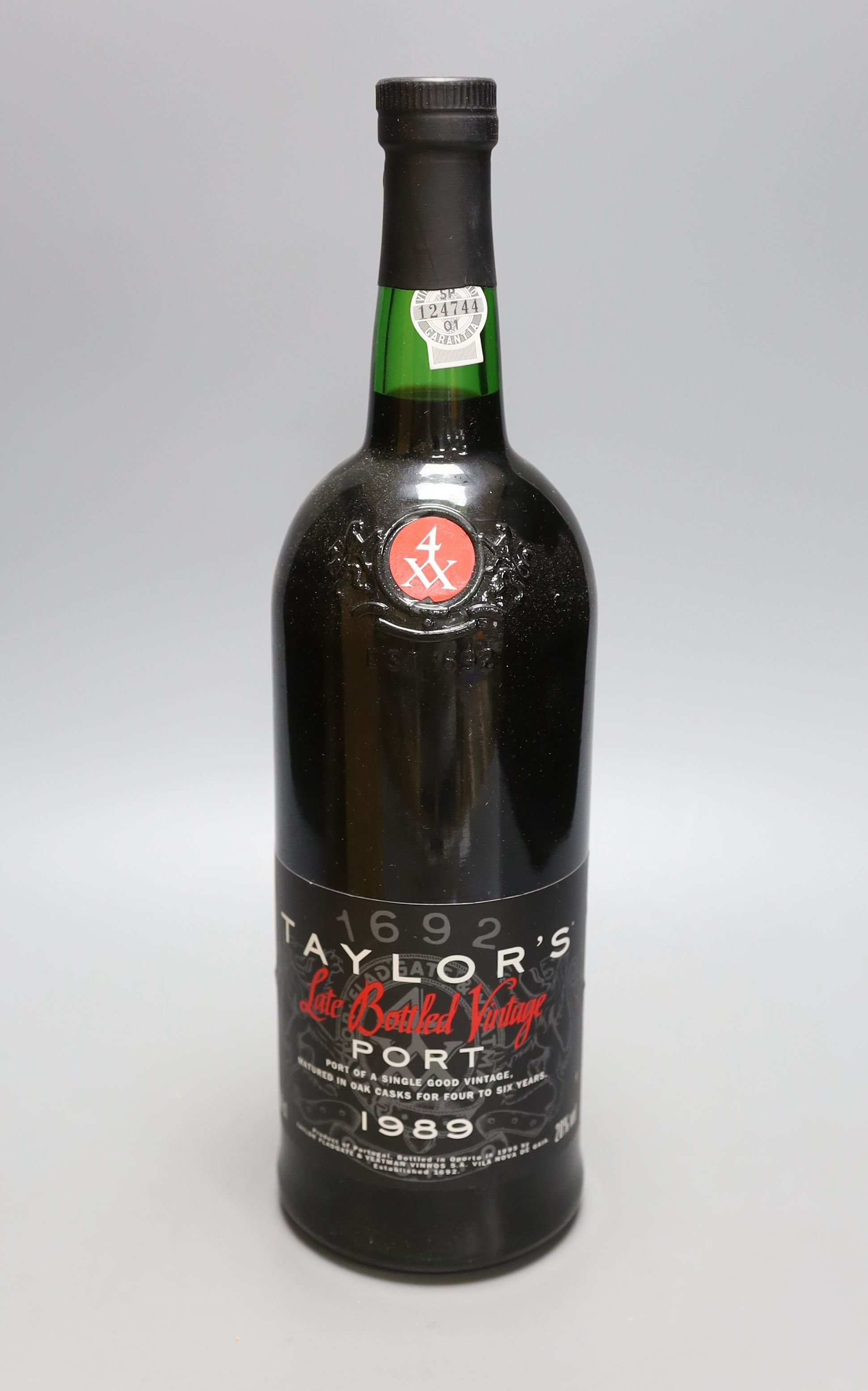 A boxed magnum of Taylor's 1989 late bottled vintage port. - Bild 2 aus 3