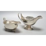 Two George V silver sauceboats, Birmingham, 1926/7, 245 grams.