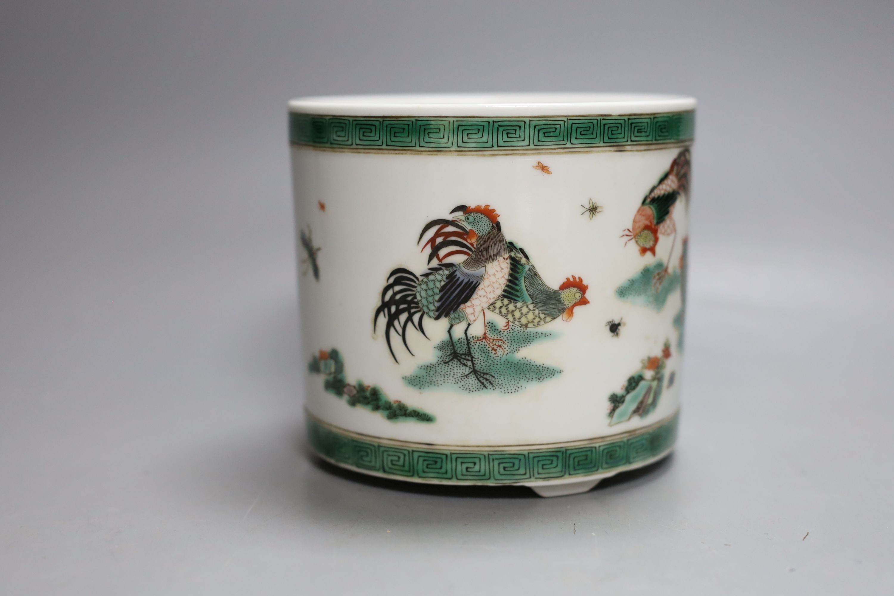 A Chinese famille verte ‘cockerel’ brush pot, 11cm - Image 2 of 5