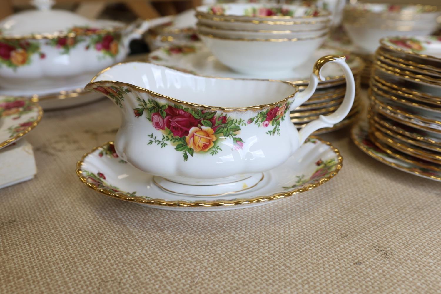 An extensive Royal Albert Old Country Roses tea and dinner service - Image 5 of 7