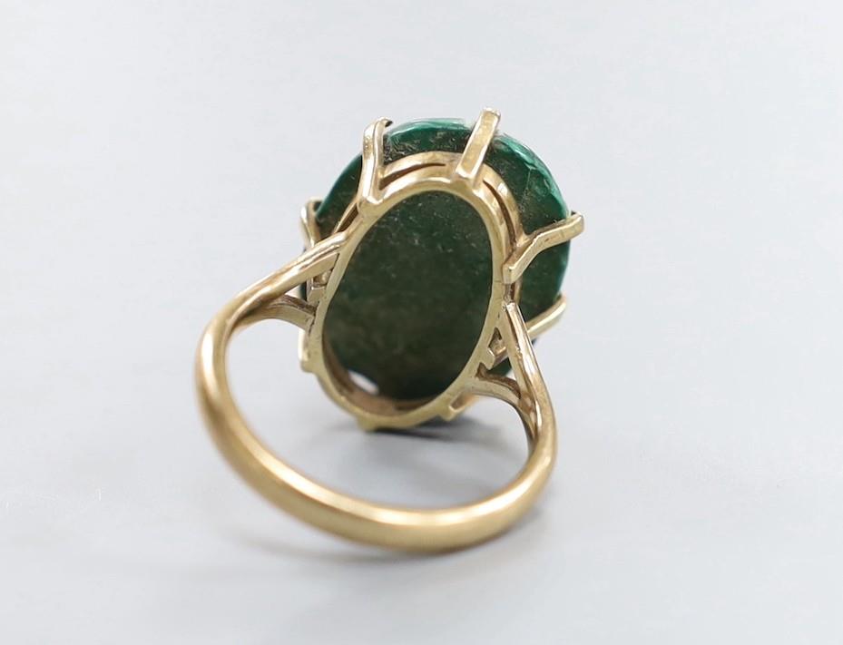 A 9ct gold and malachite set oval ring, size P/Q and a pair of similar earrings, gross weight 20.4 - Image 4 of 4