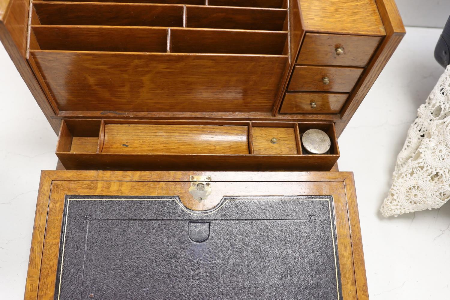 A Victorian oak stationary box/ writing slope - Image 4 of 5