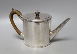 A George III silver drum shaped teapot, by Henry Chawner, London, 1789, height, 12.7cm, gross