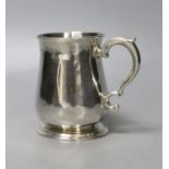 A George II silver mug, by Richard Gurney & Thomas Cook, London, 1752, 95mm, 199 grams, (a.f.).