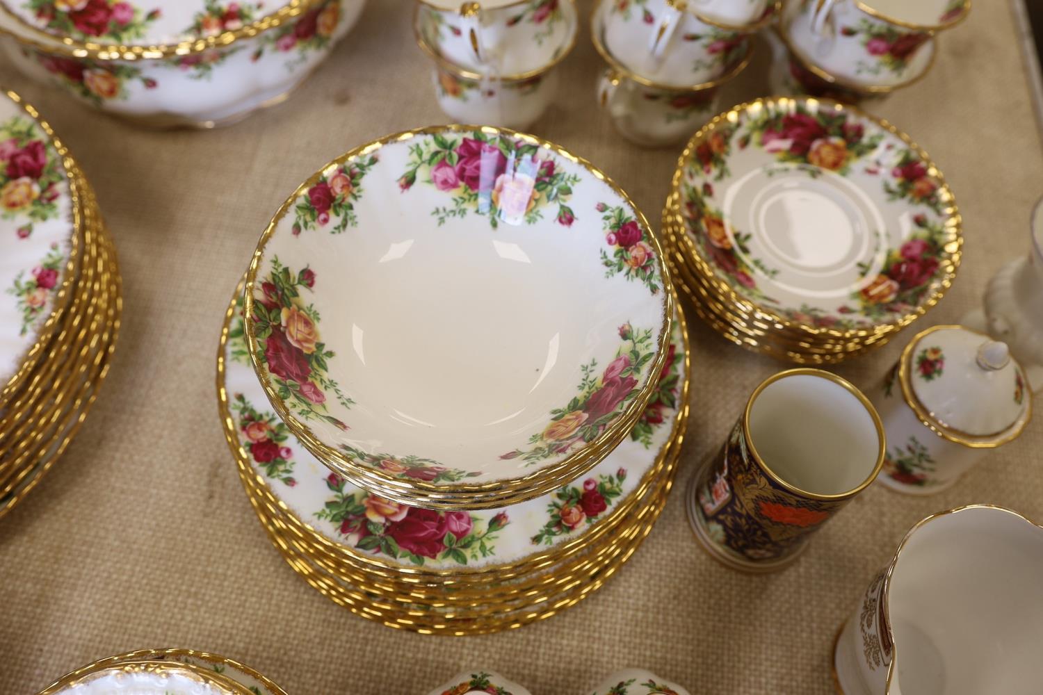 An extensive Royal Albert Old Country Roses tea and dinner service - Image 3 of 7