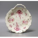 Worcester fine leaf shaped dish of blind earl type painted in Meissen style with puce flower