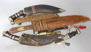 A group of knives and kukri, Etc.