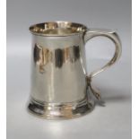 A George III silver mug, by George Smith (II), London, 1780, 11.6cm, 8.5oz.