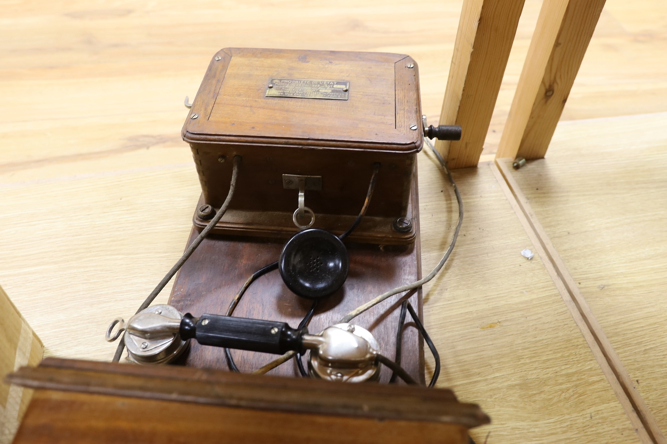 An Edwardian French wall telephone with manufacturer's stamps - Image 3 of 3