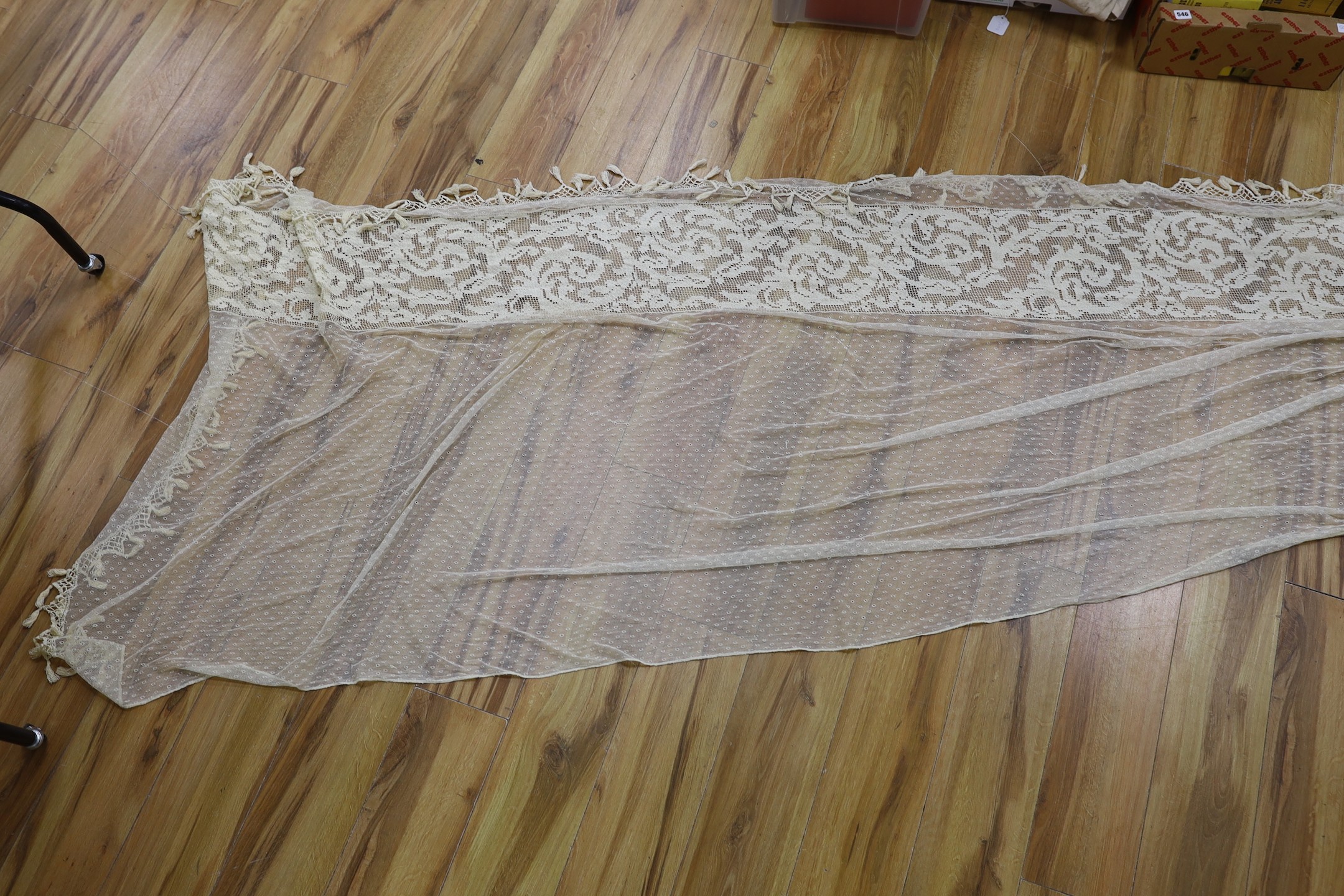 A pair of Edwardian fine net curtains bordered with wide fillet lace, edged with tasselled bobbin - Image 2 of 4