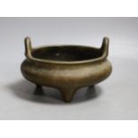 An 18th/19th century Chinese bronze tripod censer - 16cm diameter