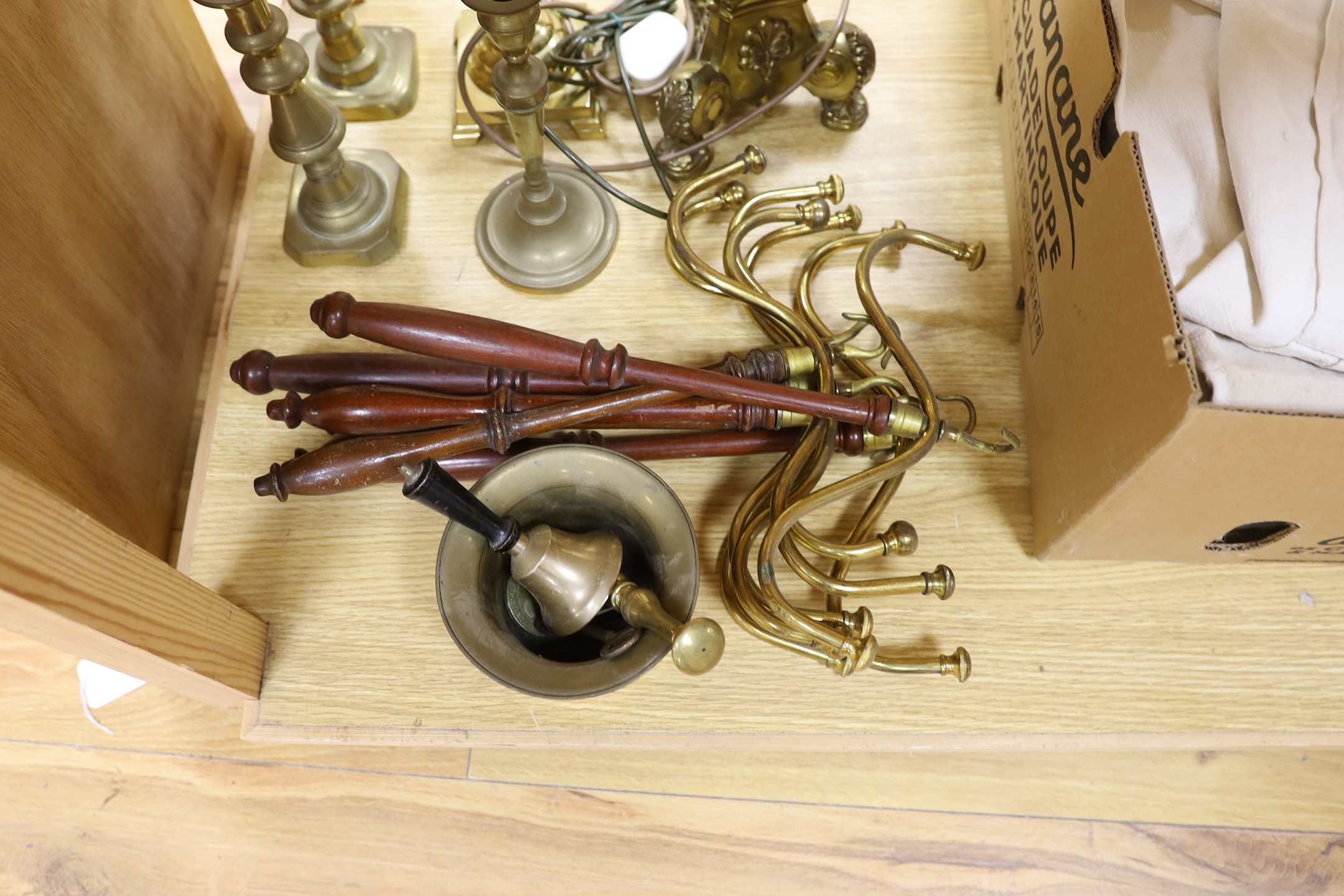 A group of mixed antique brass wares to include candlesticks, a mortar and pestle, etc - Image 2 of 3