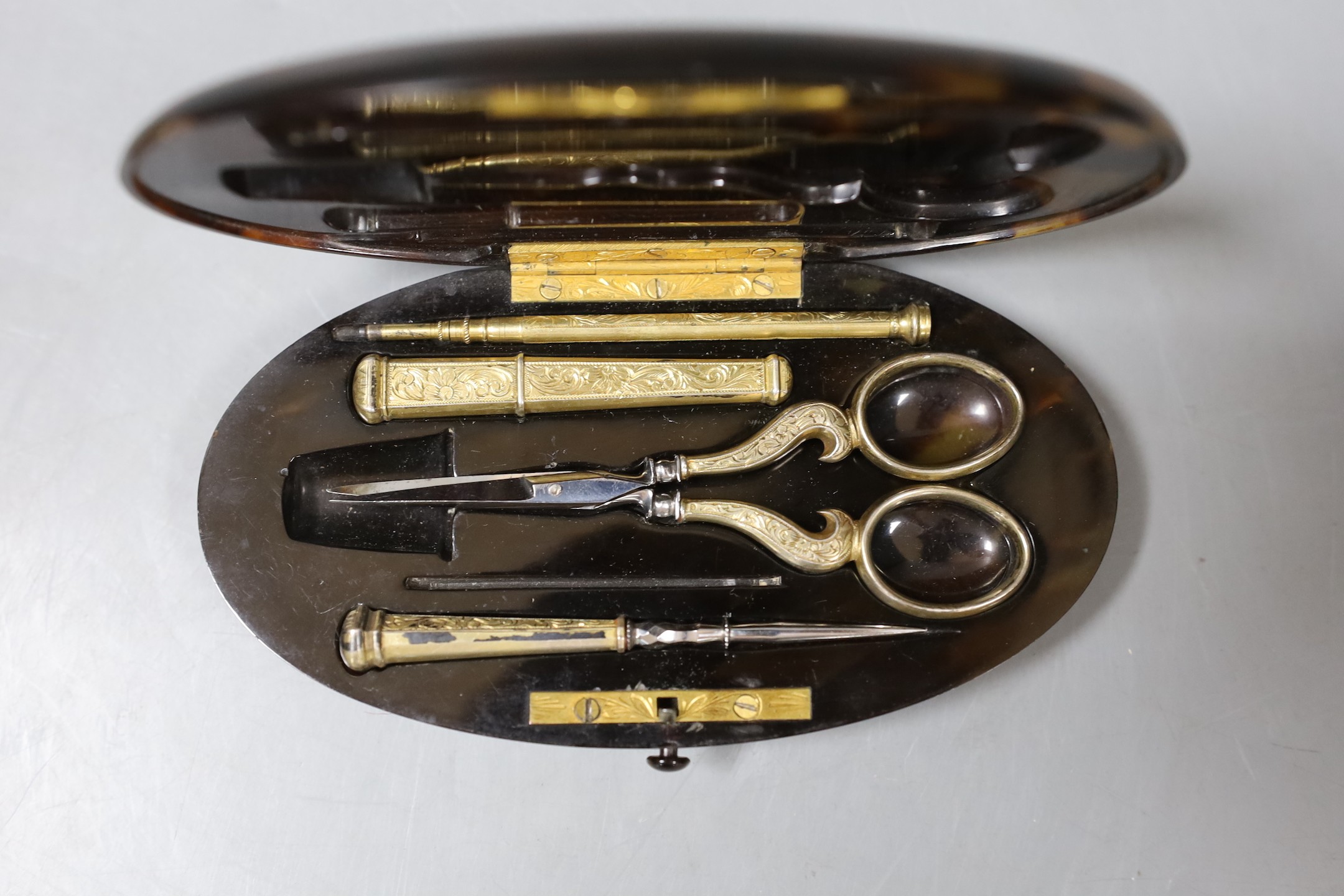 A Victorian tortoiseshell necessaire set - Image 2 of 2