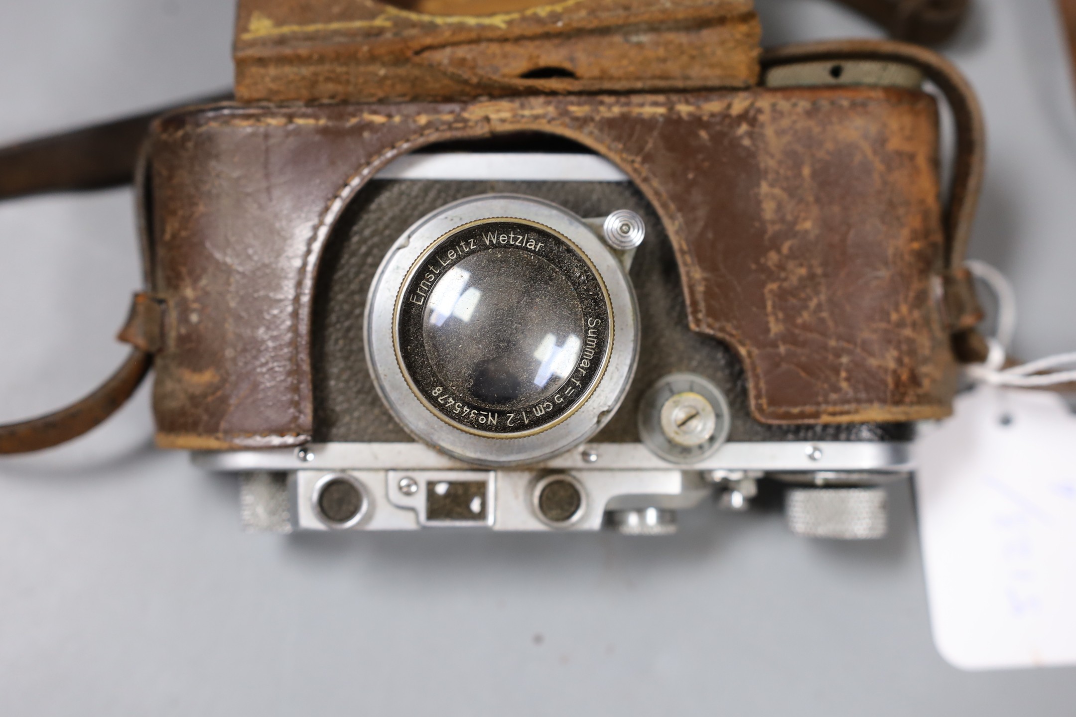 A cased Leica IIIf Black Dial D.R.P, Ernst Leitz, Wetzler - no.231046 - Image 3 of 3