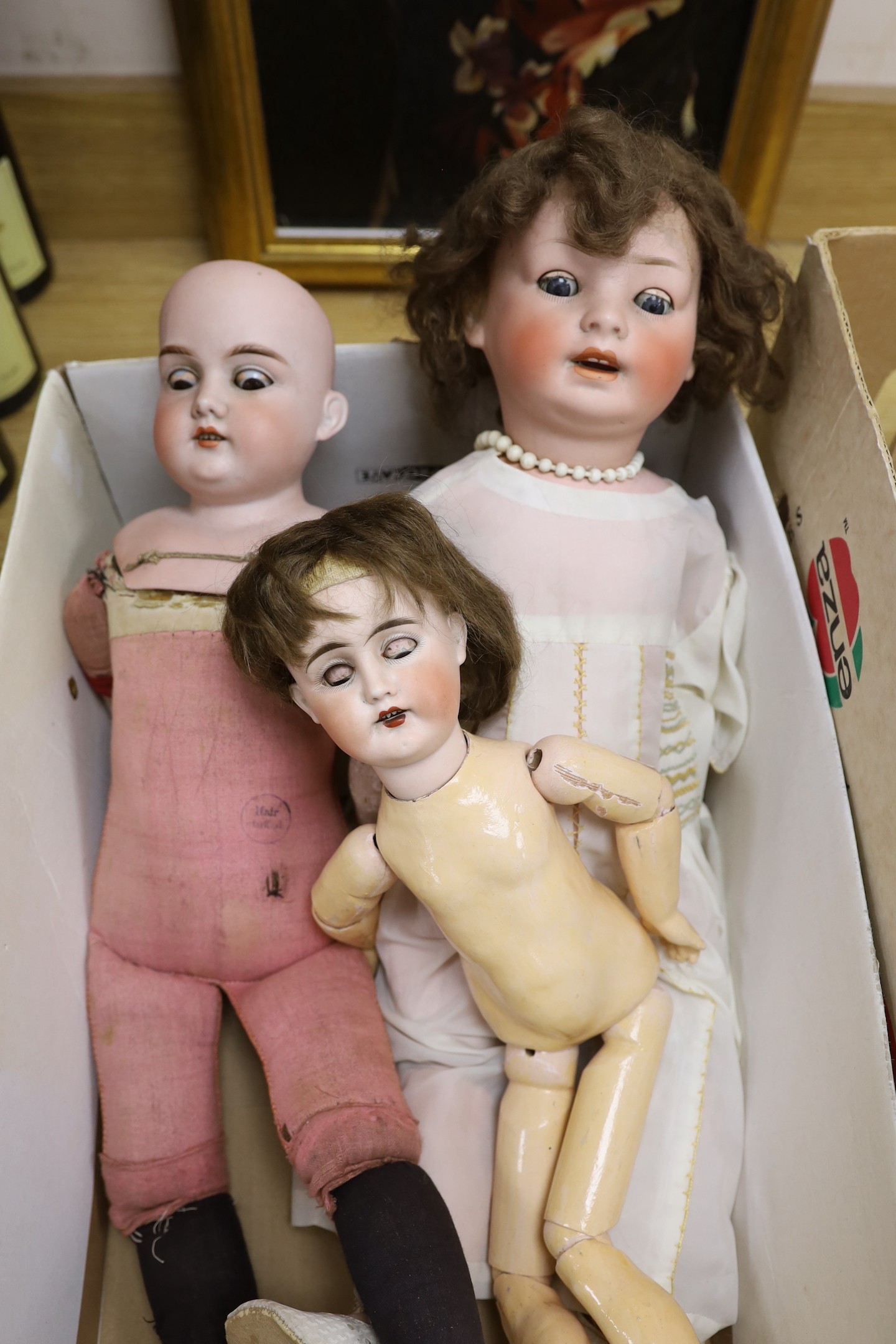 A collection of six 19th and 20th century various dollsincluding Revalo 22-12, AM 370, 340 Dep., A3M - Image 3 of 3