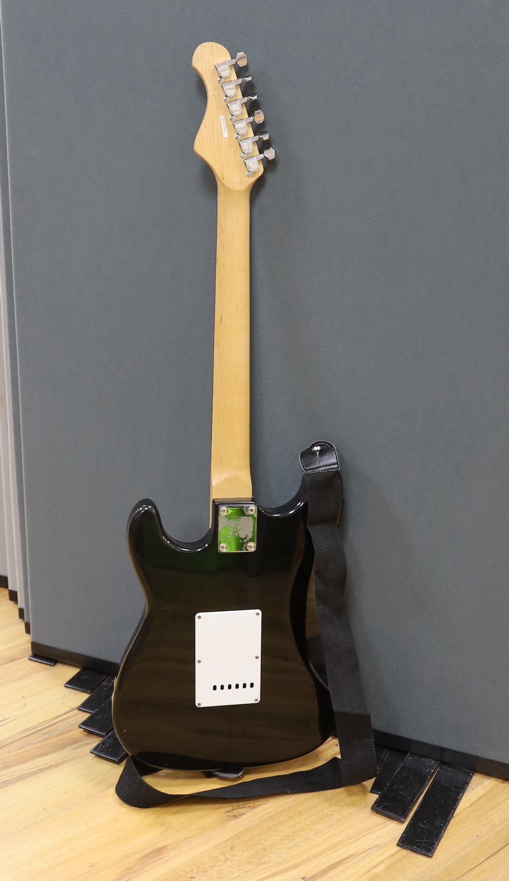 An Elevation electric guitar and soft case - Image 3 of 4