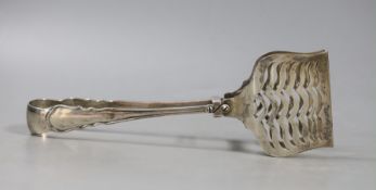 A pair of George V silver asparagus servers, William Hutton & Sons, Sheffield, 1913, 22.7cm, 194