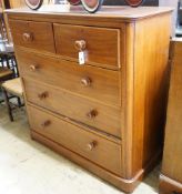 A Victorian mahogany chest of drawers, width 117cm, depth 48cm, height 118cm