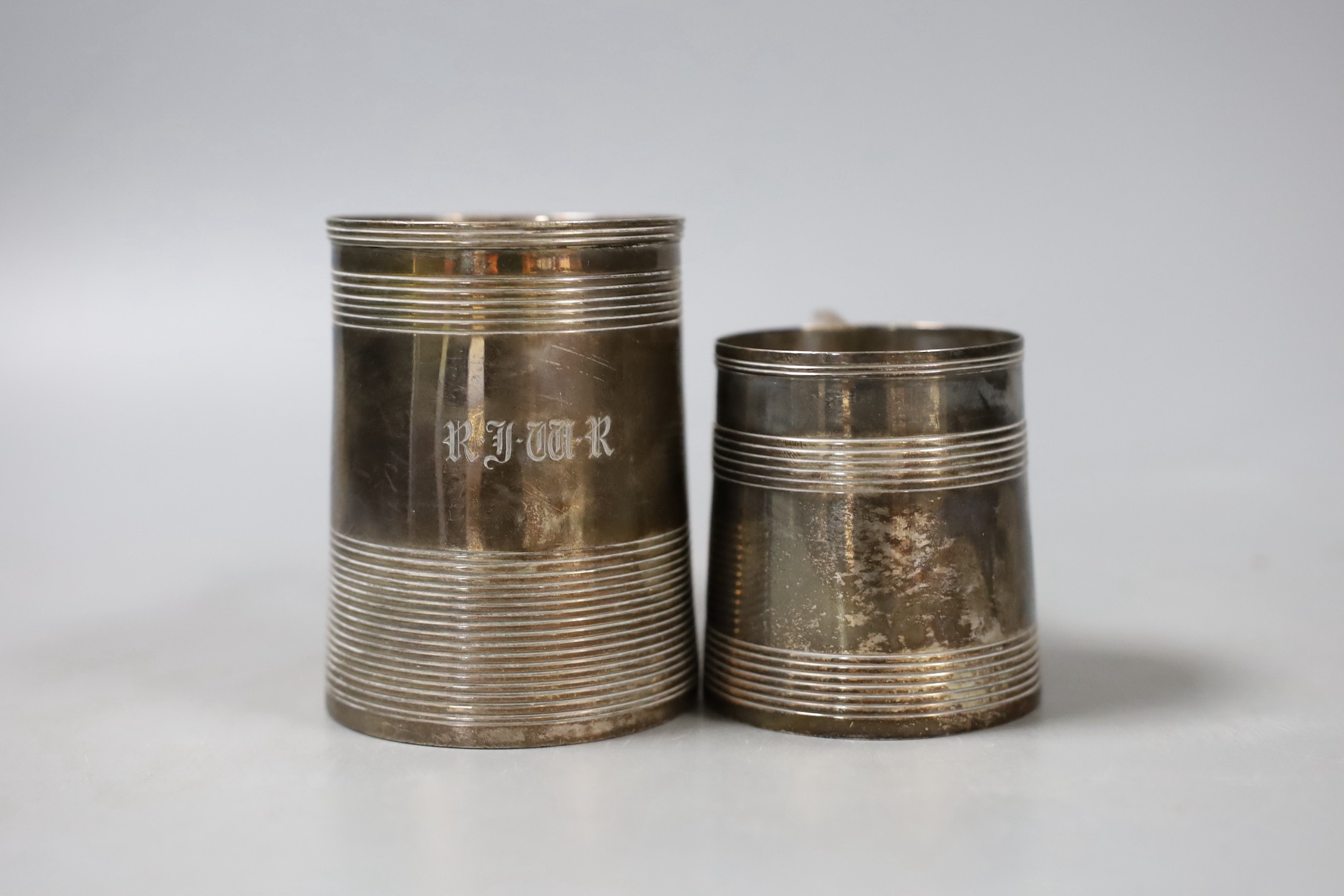 Two George III silver christening mugs, both with reeded bands, Thomas Meriton, London, 1801, 62mm - Image 2 of 3