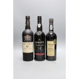 5 bottles of Cruz Porto vintage 1989, 3 bottles of Warres Warrior Special Reserve port and a