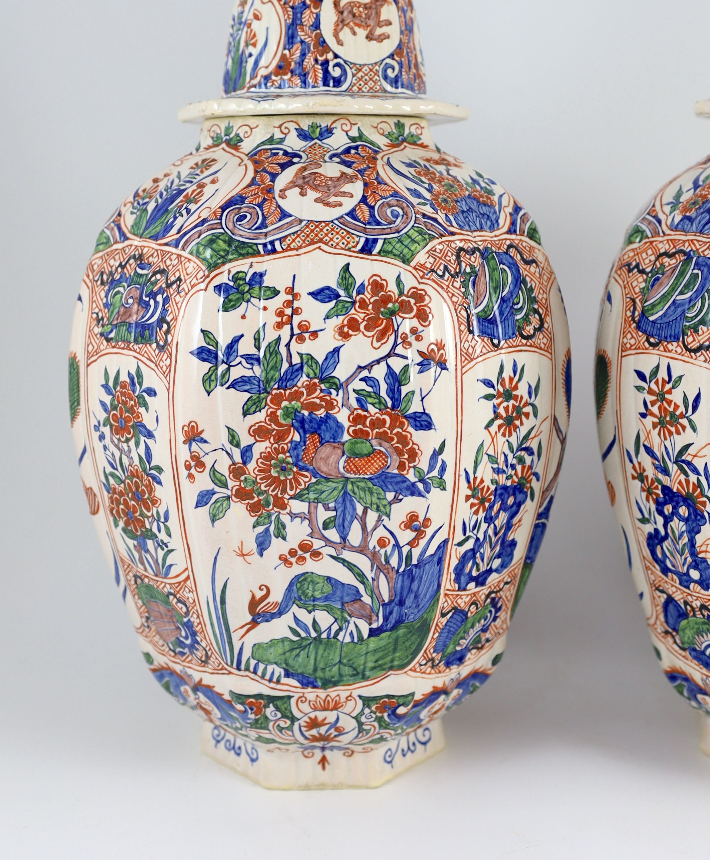 A pair of large Delft jars and covers, Pieter Kocx factory De Grieksche A, c.1701-1722, each of - Image 6 of 10