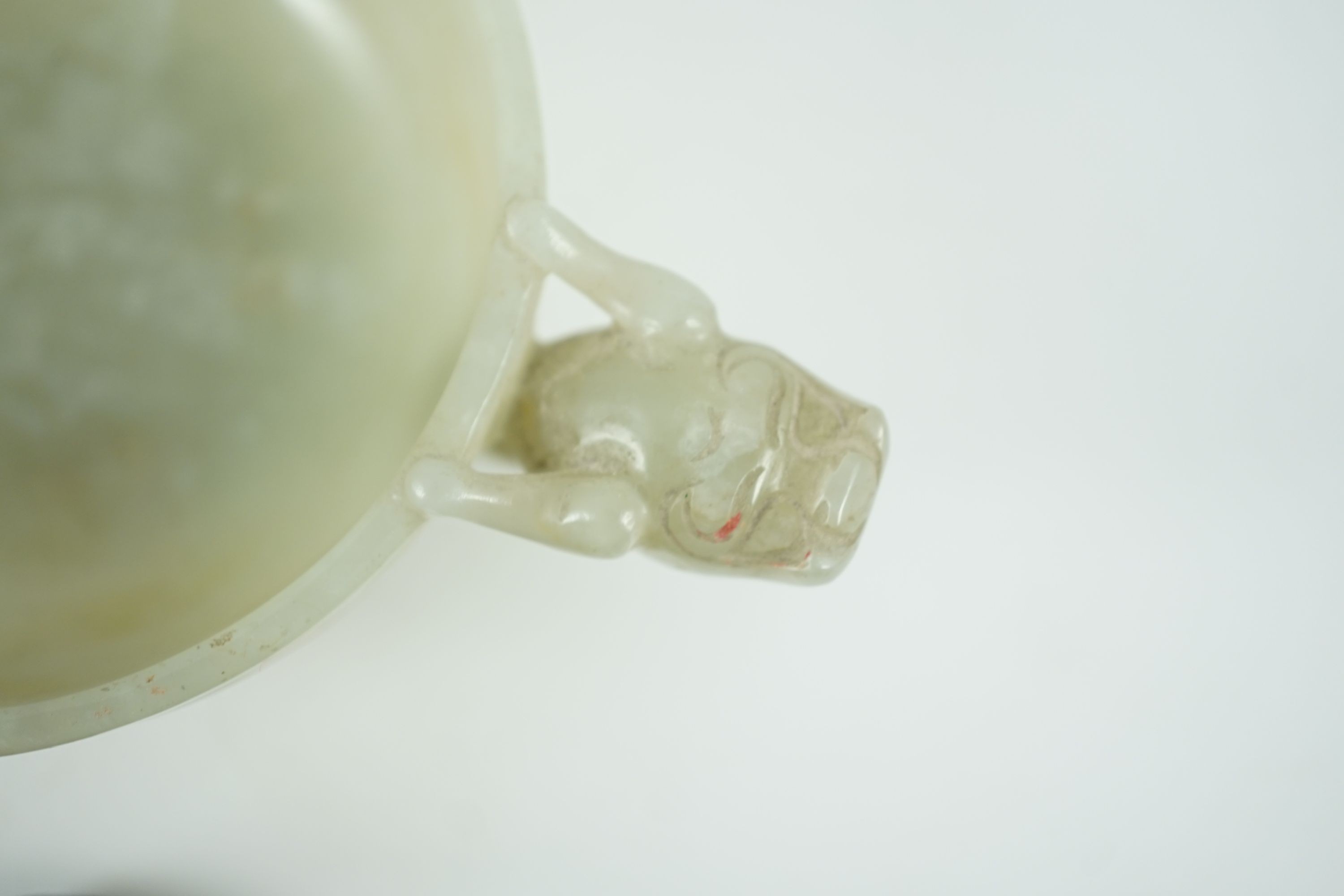 A Chinese pale celadon jade two handled ‘chilong’ cup, 17th/18th century, with a pair of carved - Image 6 of 10