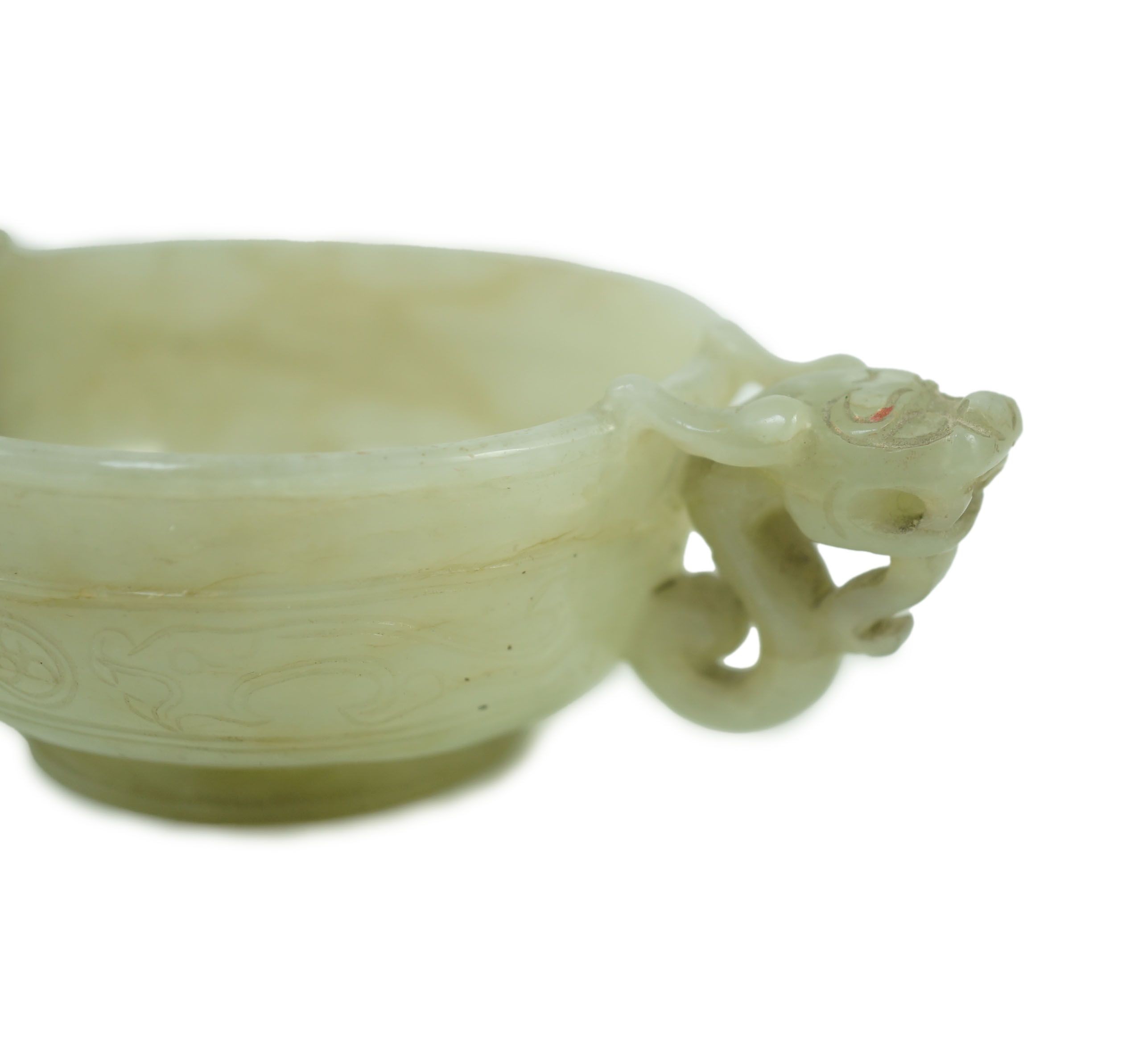 A Chinese pale celadon jade two handled ‘chilong’ cup, 17th/18th century, with a pair of carved - Image 3 of 10