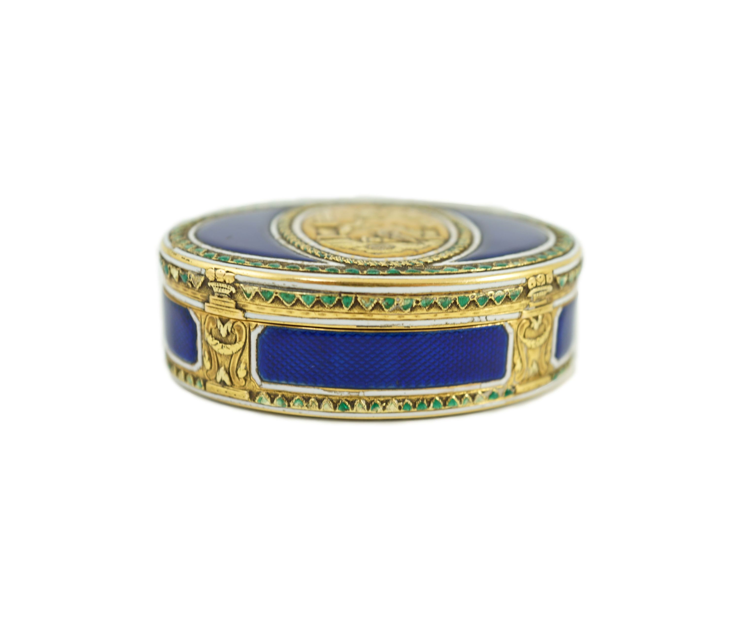 A late 18th/early 19th century French? gold and polychrome enamel oval snuff box, the central - Image 4 of 12